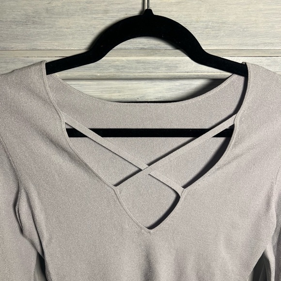 Adrienne Vittadini Soft Grey Fitted Ballet Neck Open Back Bell Sleeve Sweater - Picture 6 of 7